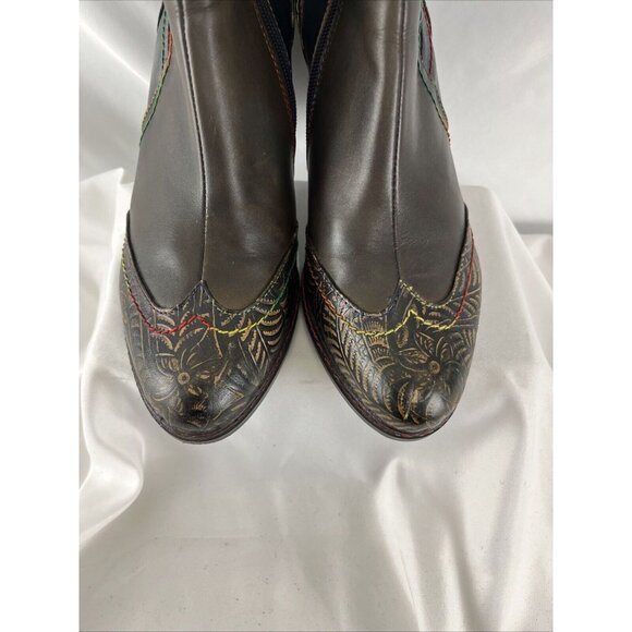 Multicolor Ankle Boots with Intricate Patterns - Picture 8 of 16